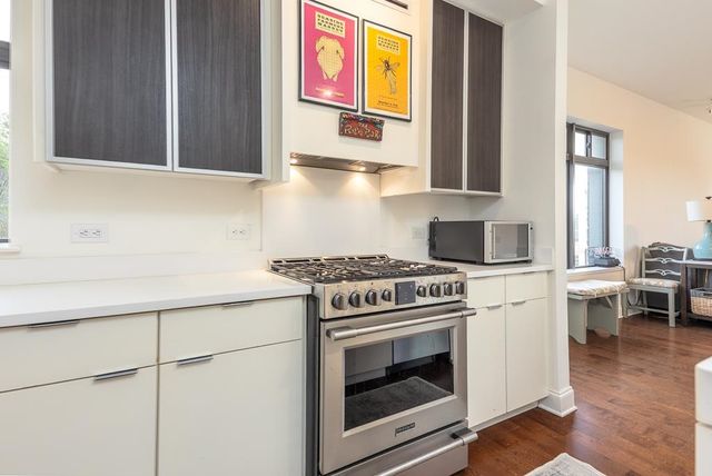 717 S Riverside Dr Apt 201, Memphis, TN 38103