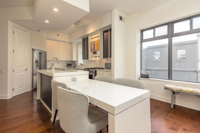 717 S Riverside Dr Apt 201, Memphis, TN 38103