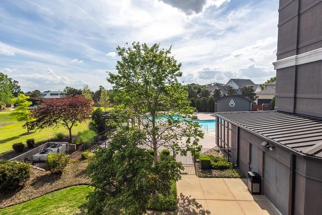 717 S Riverside Dr Apt 201, Memphis, TN 38103