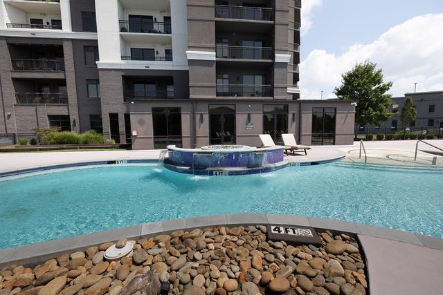 717 S Riverside Dr Apt 201, Memphis, TN 38103