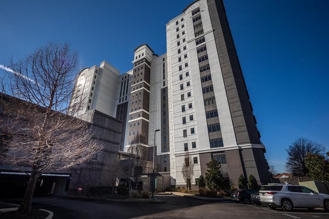 717 S Riverside Dr Apt 201, Memphis, TN 38103