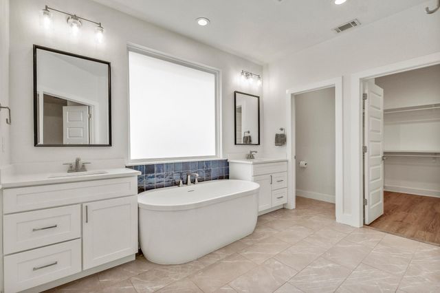 6509 Shady LN, Lago Vista, TX 78645