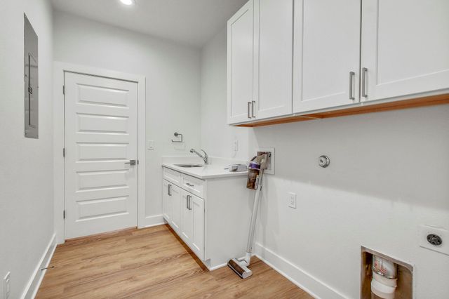 6509 Shady LN, Lago Vista, TX 78645