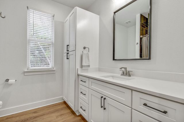 6509 Shady LN, Lago Vista, TX 78645