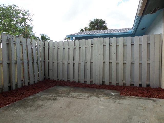 8633 Pluto Terrace, West Palm Beach, FL 33403