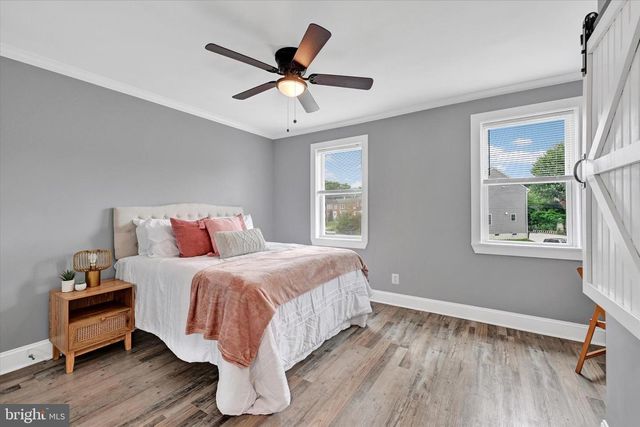 548 CHALCOT, Essex, MD 21221