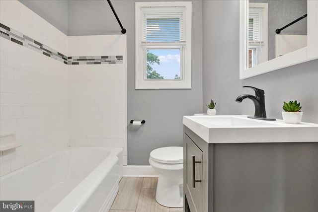 548 CHALCOT, Essex, MD 21221