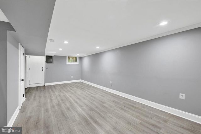 548 CHALCOT, Essex, MD 21221
