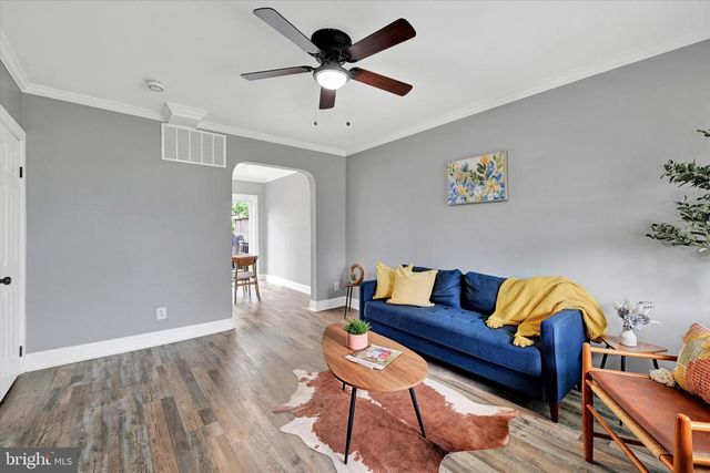 548 CHALCOT, Essex, MD 21221
