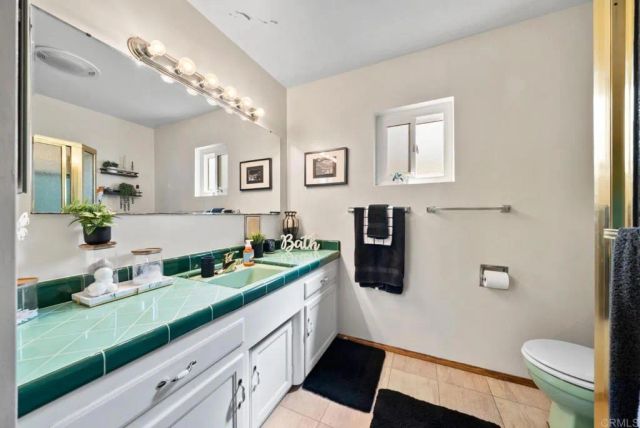 737 Carlow Court, El Cajon, CA 92020