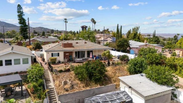 737 Carlow Court, El Cajon, CA 92020