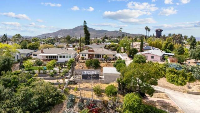 737 Carlow Court, El Cajon, CA 92020