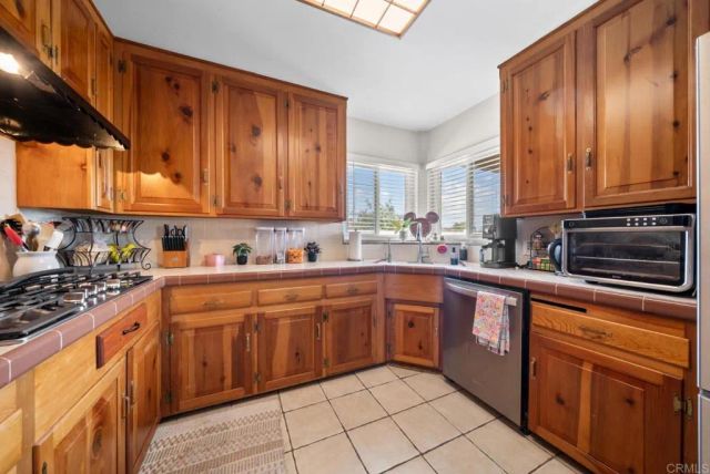 737 Carlow Court, El Cajon, CA 92020