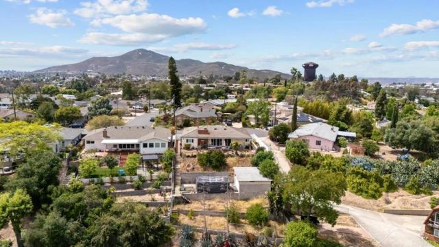 737 Carlow Court, El Cajon, CA 92020