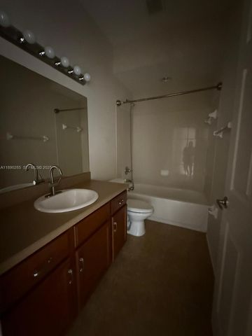 2974 Blackwater Oaks Drive, Lakeland, FL 33860