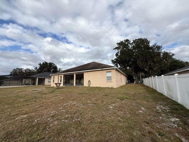2974 Blackwater Oaks Drive, Lakeland, FL 33860