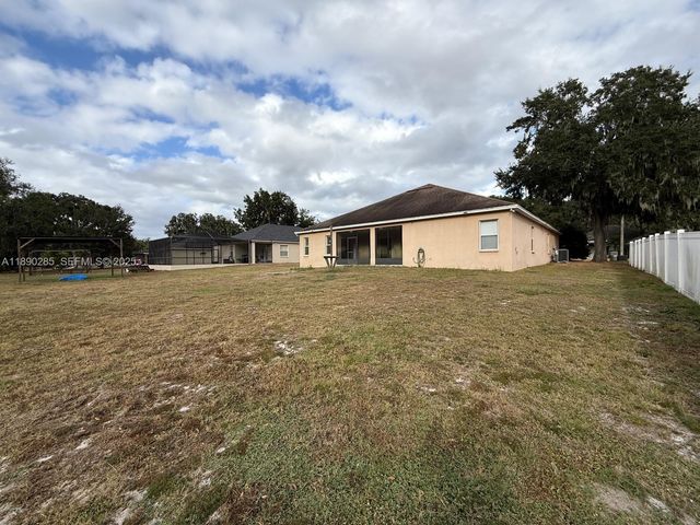 2974 Blackwater Oaks Drive, Lakeland, FL 33860