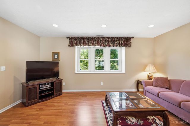 2 Boxwood Court, Cincinnati, OH 45246