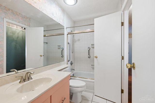 2 Boxwood Court, Cincinnati, OH 45246