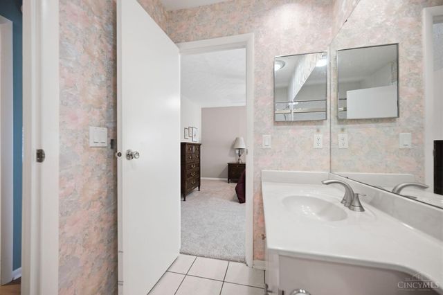 2 Boxwood Court, Cincinnati, OH 45246