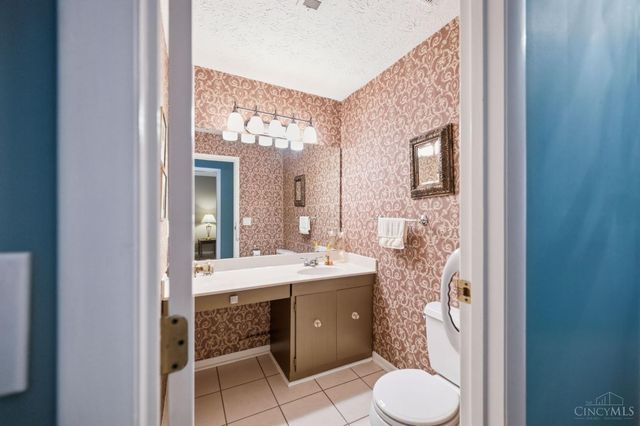 2 Boxwood Court, Cincinnati, OH 45246