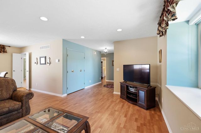 2 Boxwood Court, Cincinnati, OH 45246
