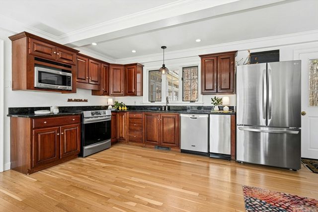 4 Black Hill Rd, Paxton, MA 01612