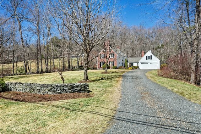 4 Black Hill Rd, Paxton, MA 01612