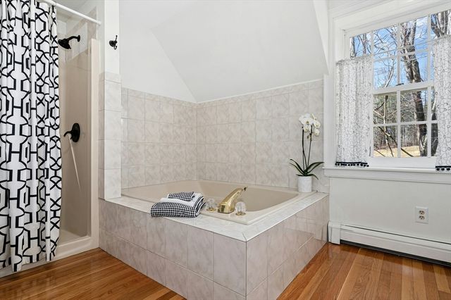 4 Black Hill Rd, Paxton, MA 01612