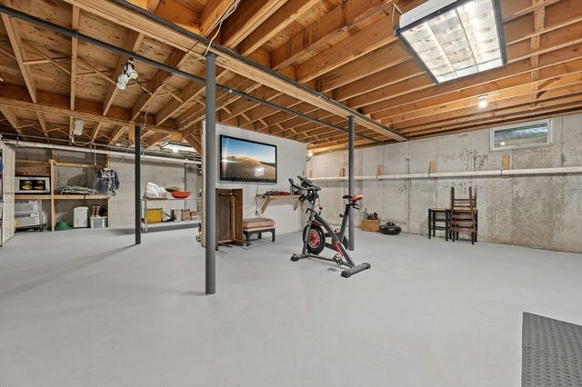 4 Black Hill Rd, Paxton, MA 01612