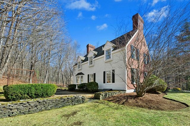 4 Black Hill Rd, Paxton, MA 01612