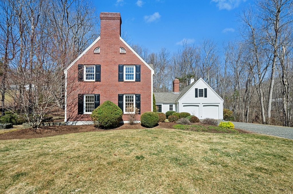 4 Black Hill Rd, Paxton, MA 01612