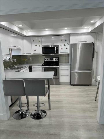 1301 NE Miami Gardens Drive 425W, Miami, FL 33179
