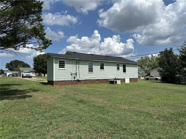 310 Kingsboro Road, Anderson, SC 29626