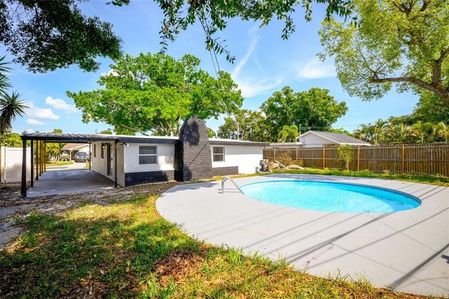 9596 GROVELAND STREET, Seminole, FL 33772