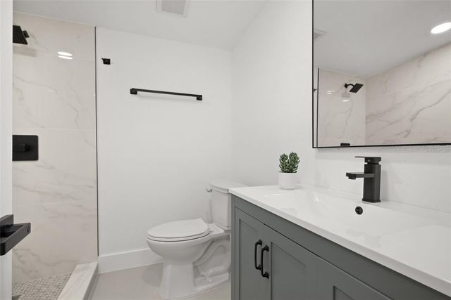 9596 GROVELAND STREET, Seminole, FL 33772