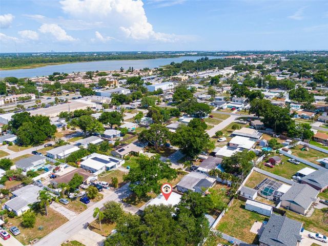 9596 GROVELAND STREET, Seminole, FL 33772