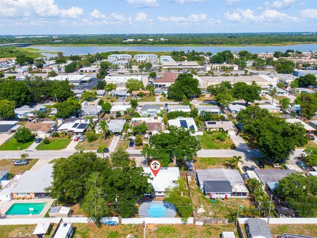9596 GROVELAND STREET, Seminole, FL 33772