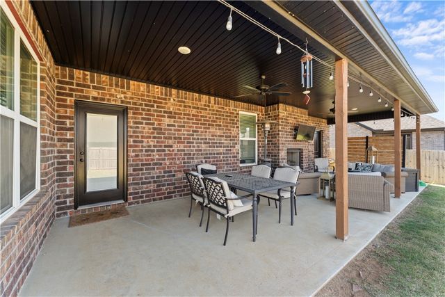 1300 Paragon Drive, Centerton, AR 72719