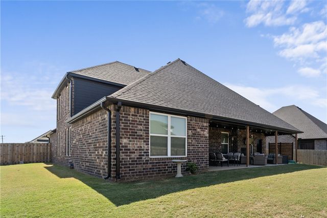 1300 Paragon Drive, Centerton, AR 72719