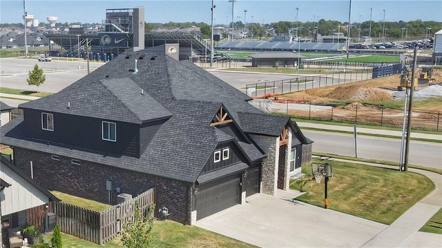 1300 Paragon Drive, Centerton, AR 72719