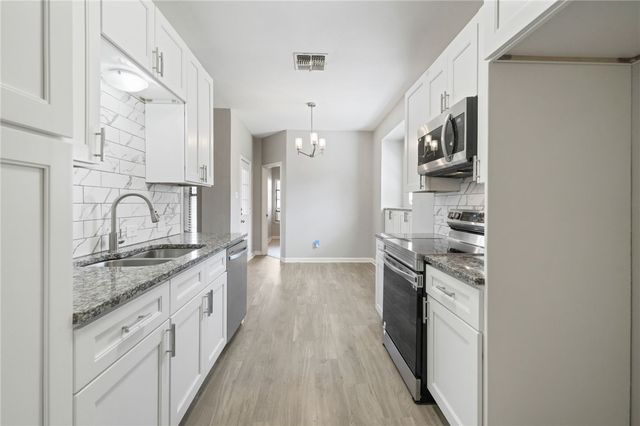 11417 Woodway Creek Dr, Corpus Christi, TX 78410
