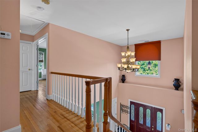 696 Hewlett Street, Franklin Square, NY 11010