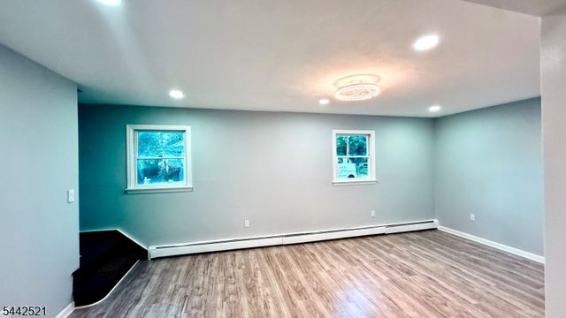 35 Fiat Ave, Woodbridge Twp., NJ 08830