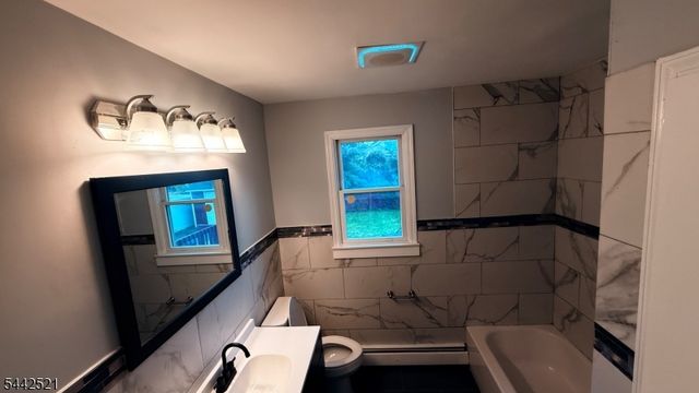 35 Fiat Ave, Woodbridge Twp., NJ 08830