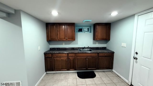 35 Fiat Ave, Woodbridge Twp., NJ 08830