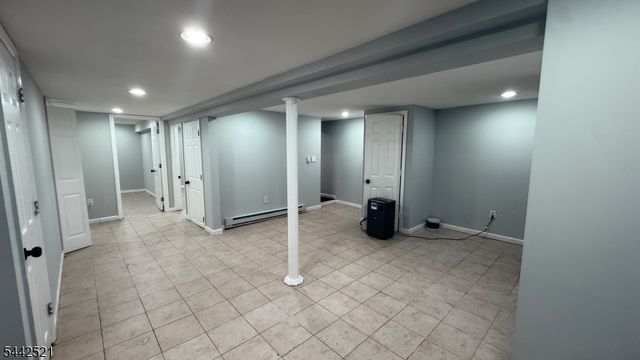 35 Fiat Ave, Woodbridge Twp., NJ 08830