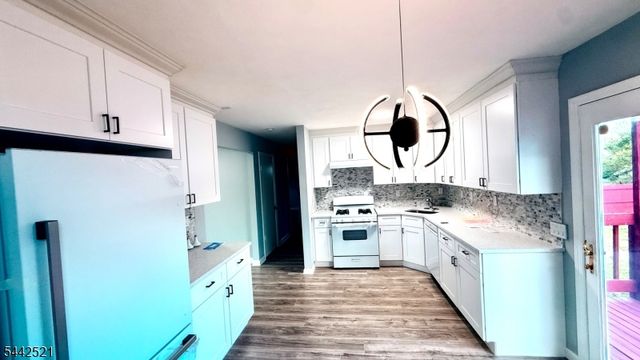 35 Fiat Ave, Woodbridge Twp., NJ 08830