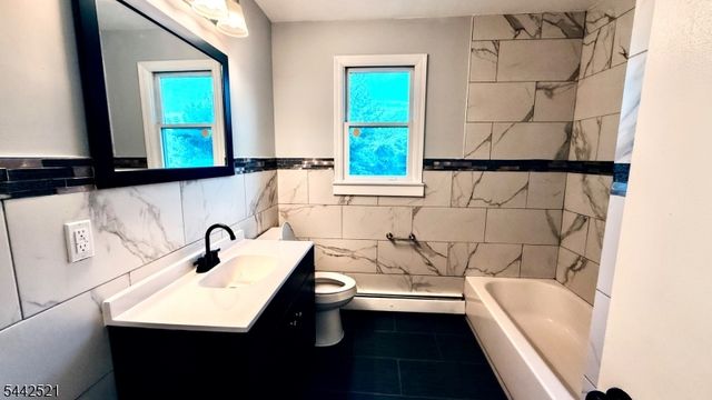 35 Fiat Ave, Woodbridge Twp., NJ 08830