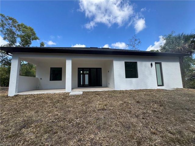 3210 4th AVE SE, Naples, FL 34117